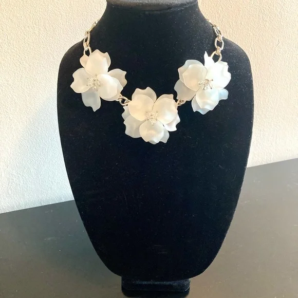 Trio of Necklaces - Picture 4 of 13